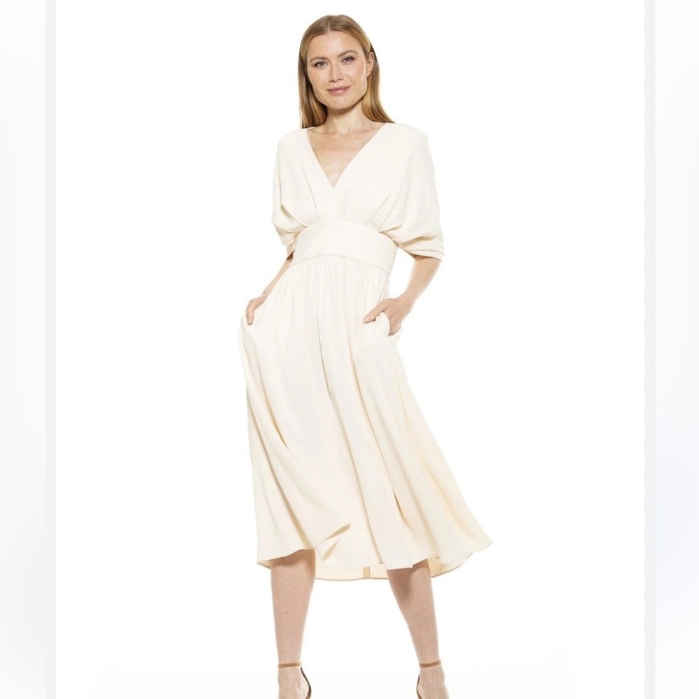 NWT Alexia Admor Midi Dress in Cream size 8